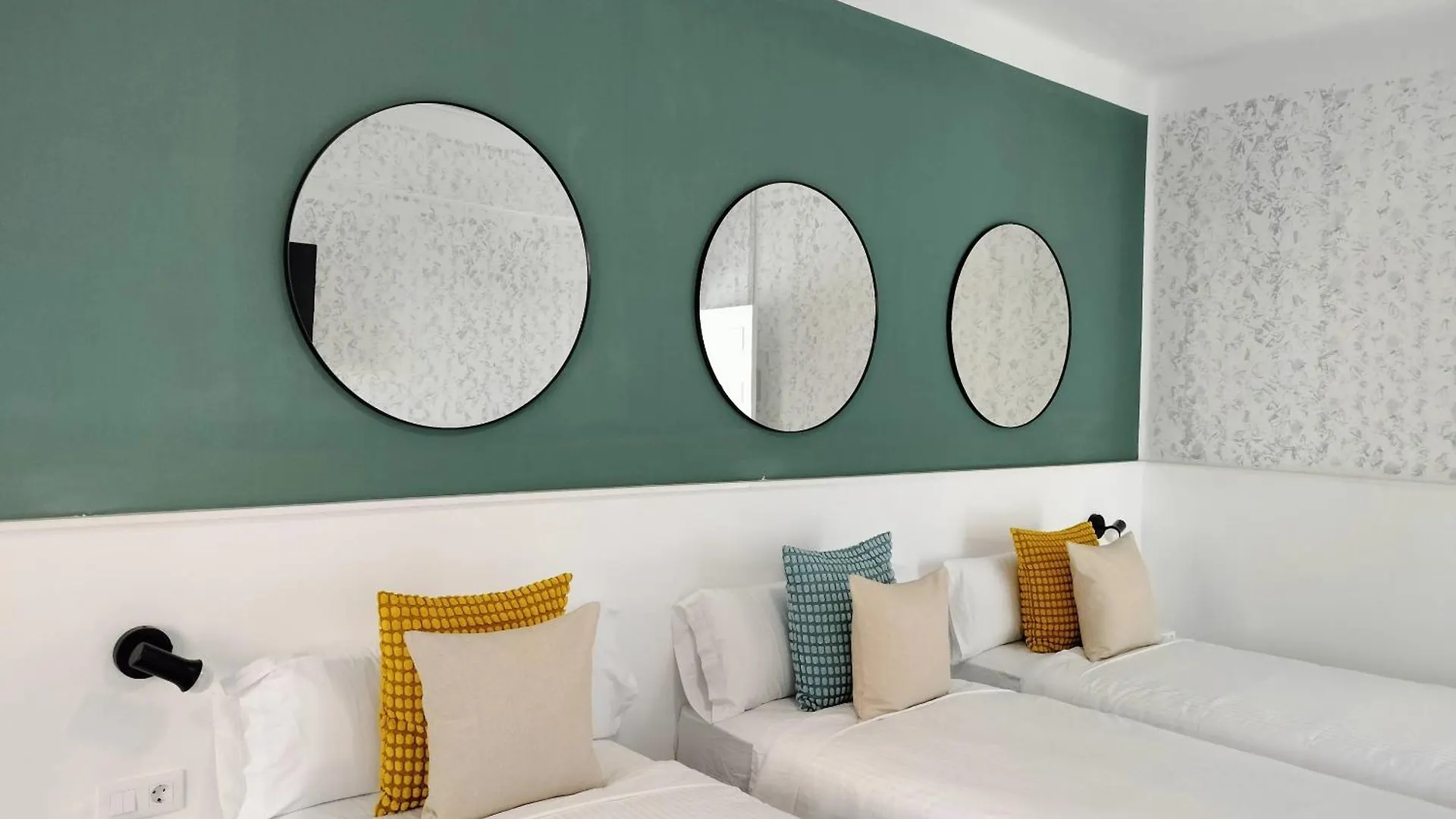 Room27- City Center La Laguna  La Laguna (Tenerife)