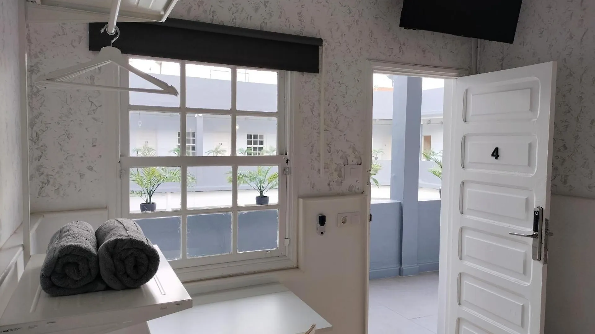 Room27- City Center La Laguna  La Laguna (Tenerife)